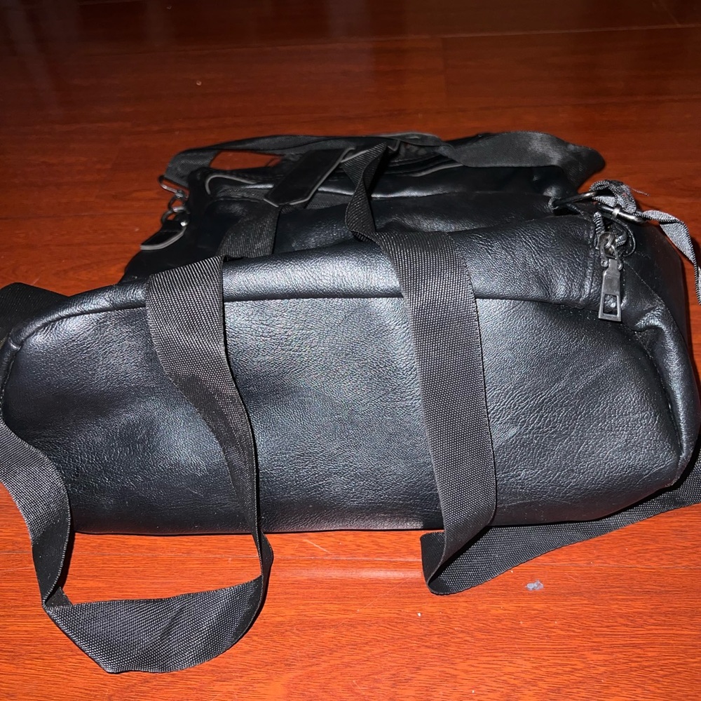 Backpack - Picture 4 of 7